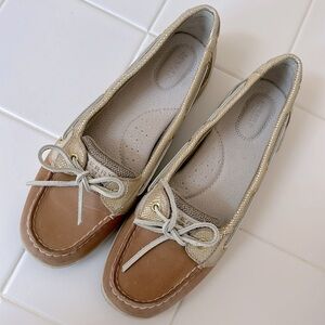 Sperry Angelfish boat shoe. Women's size 10 linen/gold
